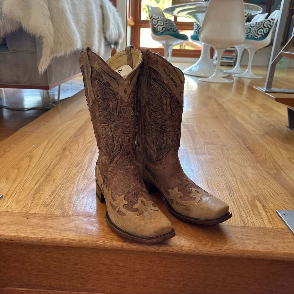 New in box Corral Boots men’s cognac Leather Cowboy Western Boots Size 12
